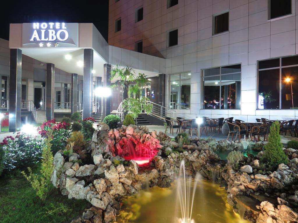 Hotel Albo Bor Luaran gambar