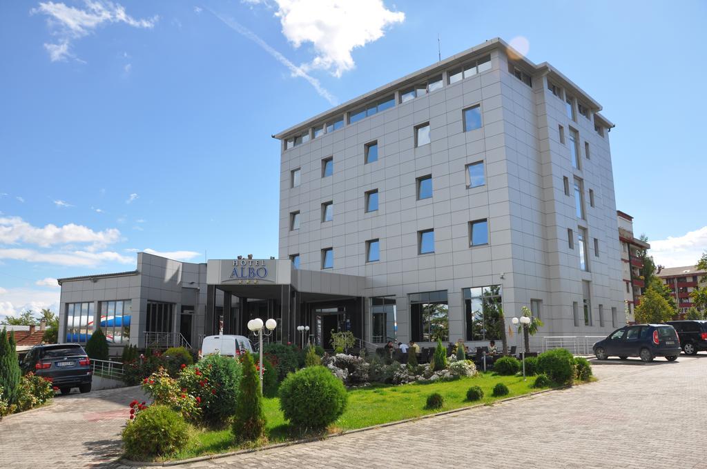 Hotel Albo Bor Luaran gambar