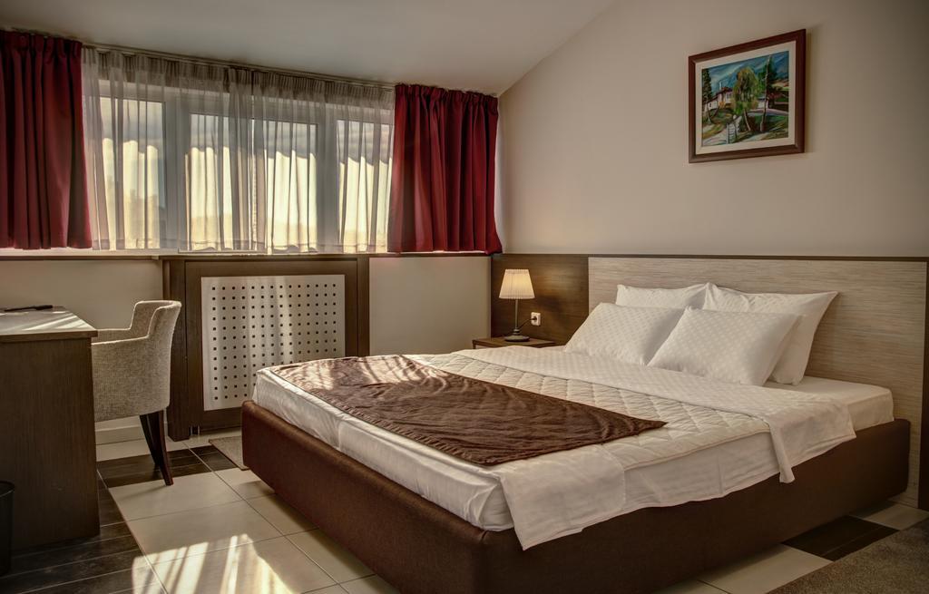 Hotel Albo Bor Luaran gambar